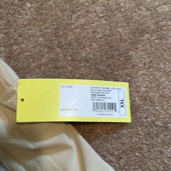 All In motion - Picture 4 of 4